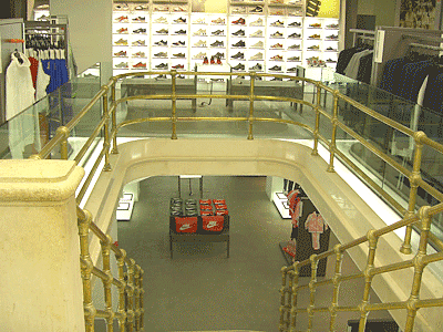 Impianto elettrico e tecnologico del punto vendita Nike in Via Sparano a Bari